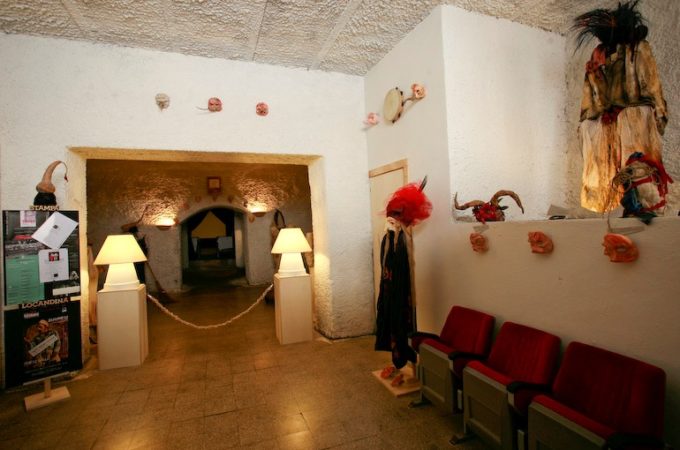 8 Dopo - Foyer